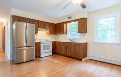 919 College Street, Lewiston, ME 04240