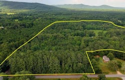 1216 Everett Springs, Calhoun, GA 30701