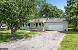 208 WYTHE AVENUE, STEPHENS CITY, VA 22655
