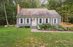 29 Fairlane Drive, Bedford, NH 03110