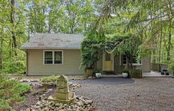 112 Heavenly Valley Drive, Tafton, PA 18464
