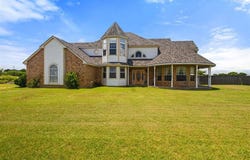 304 Southview Court, Krum, TX 76249