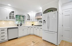 208 Oxford Lane, Lee's Summit, MO 64063