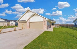 2434 S Pronghorn St, Goddard, KS 67052
