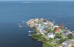 1661 SEA BREEZE DRIVE, TARPON SPRINGS, FL 34689
