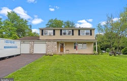 200 CLUMP ROAD, GREEN LANE, PA 18054
