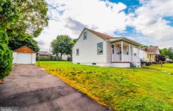125 GROVER AVENUE, TRENTON, NJ 08610