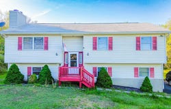 2083 Sun Valley Drive, Blakeslee, PA 18610