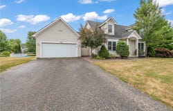 18 Hutton Circle, Riga, NY 14428