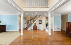 1 Cottonwood Ct, Clinton Twp., NJ 08809-2052