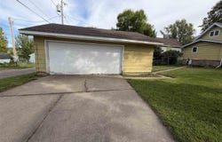 328 9th Street SW, Chisholm, MN 55719