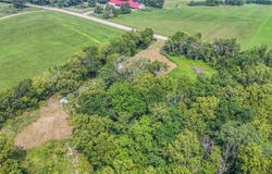 24345 State Avenue, Tonganoxie, KS 66086