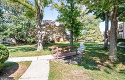 304 OLD FORGE Crossing, DEVON, PA 19333