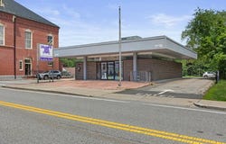 12 School St, Merrimac, MA 01860