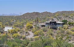 12 E SILVER KING Road, Queen Valley, AZ 85118