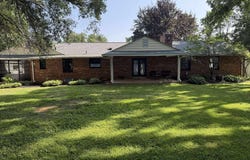 136 SCHOOLHOUSE LANE, GLEN MILLS, PA 19342