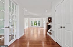 10 ROBINS LANE, BERWYN, PA 19312