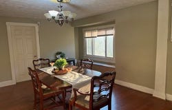 5582 Pocusset St, Squirrel Hill, PA 15217