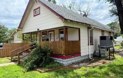 1107 E 5th Ave, Hutchinson, KS 67501