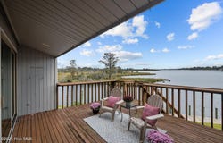 24 Batts Hill Road, New Bern, NC 28562