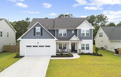 210 W Weatherbee Way, Hampstead, NC 28443