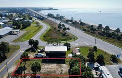 1925 Parker Ave, Port St. Joe, FL 32456