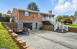 635 RIDGECREST DRIVE, HOLLINS, VA 24019