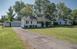 329 Cynthia Drive, Chardon, OH 44024