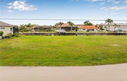 5 Tropicana, PUNTA GORDA, FL 33950