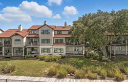 80 Baybridge Dr, Gulf Breeze, FL 32561