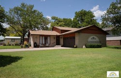 1505 E Melanie Lane, Garden City, KS 67846