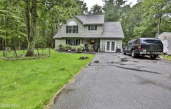 174 Laverne Drive, Dingmans Ferry, PA 18328