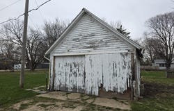 2203 Deets Road, Sterling, IL 61081
