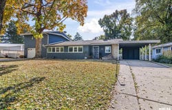 1900 FAIRWAY Drive, Springfield, IL 62704
