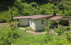 1168 White Oak Rd, Grundy, VA 24614
