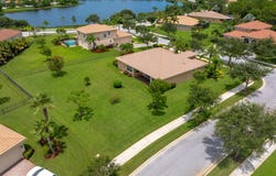 7422 SE Belle Maison Drive, Stuart, FL 34997
