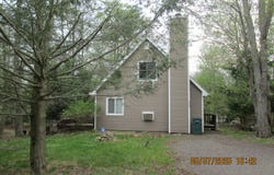 7176 Robinwood Drive, Tobyhanna, PA 18466