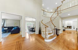 390 S Basswood Road, Lake Forest, IL 60045