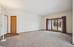 1504 Orchard Meadow Drive, Burlington, IA 52601