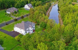 15 Lakeside Drive, Jackson, NJ 08527