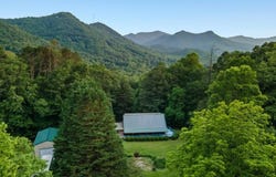 52 Blueberry Lane, Rabun Gap, GA 30568