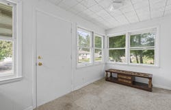 81 S Blain St, Oconomowoc, WI 53066