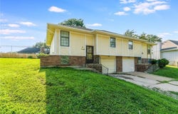 7820 E 130Th Court, Grandview, MO 64030