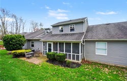 9809 Brookline Oval, Strongsville, OH 44136