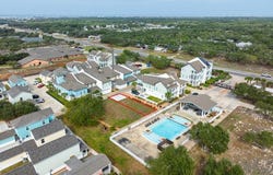108 Frontenac Ln, ROCKPORT, TX 78382