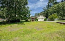 400 Rockledge Road, New Bern, NC 28562