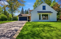 1917 E Cholo Lane, Mount Prospect, IL 60056