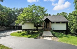 16515 Hilltop Terrace, Minnetonka, MN 55345