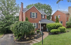 4616 W Barlind Dr, Whitehall, PA 15227