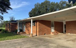 806 Thurman Rd, Crossett, AR 71635
